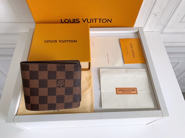 LVコピーウォレット背面デザイン